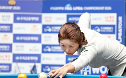 ‘당구 여제’ 김가영 프로당구 개막전서 이유주 꺾고 준결승행 [PBA]