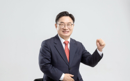 경남교육감 선거 공방 격화… 권순기 ‘좋은교육감후보’ 선정·송영기 “학력 꼴찌 발언 사과하라”