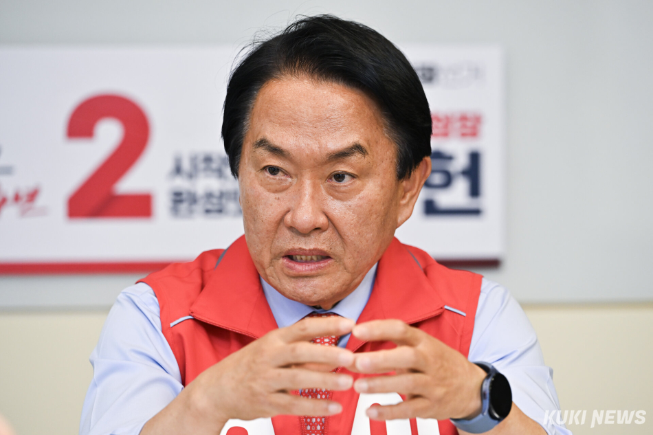 이성헌 국민의힘 서대문구청장 후보가 지난 20일 서울 홍제동 선거사무소에서 쿠키뉴스와 인터뷰하고 있다. 남동균 기자