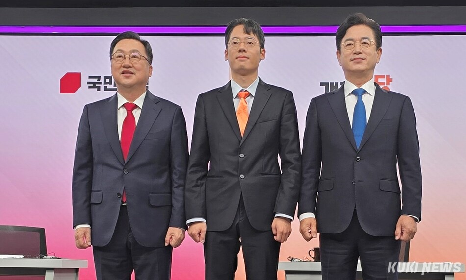 27일 이장우(국민의힘)・강희린(개혁신당)・허태정(더불어민주당) 대전시장 후보가 대전 MBC에서 열린 제9회 전국동시지방선거 후보자 토론회에 참석해 포토 타임을 갖고 있다. 사진=명정삼 기자