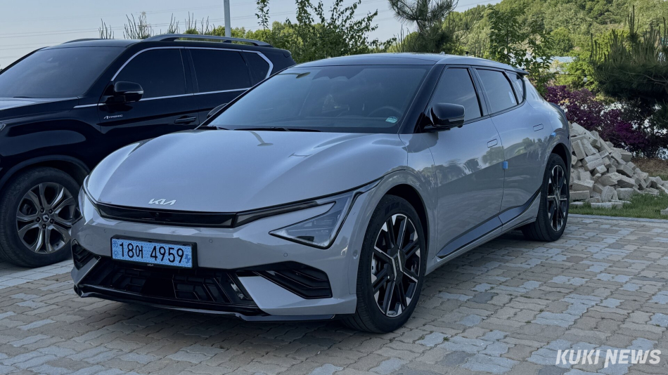 기아의 EV6 롱레인지 2WD 모델. 김수지 기자