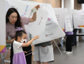 전국 투표소서 지방선거 실시…정오 기준 투표율 19% [쿠키포토]