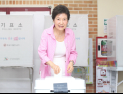 박근혜, 대구 달성서 투표…“한 표로 미래 바꾼다”