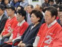 오세훈 캠프, 출구조사 결과에 ‘침묵’ [쿡 정치포토]