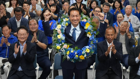 우상호 강원도지사 ‘당선 확실’…“청년이 돌아오는 강원 만들겠다”