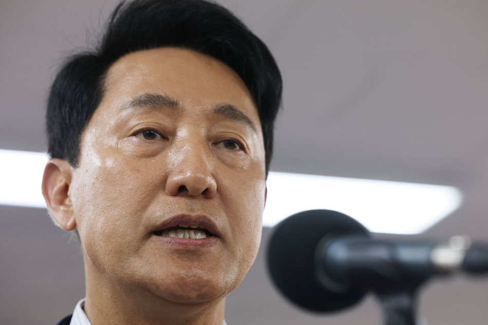 오세훈 국민의힘 서울시장 후보가 제9회 전국동시지방선거일 다음날인 4일 서울 종로구 대왕빌딩에 마련된 선거사무소에서 발언하고 있다.