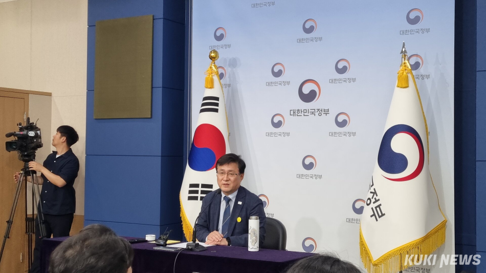 김성환 기후에너지환경부 장관이 4일 정부서울청사에서 열린 기자간담회에서 발언하고 있다. 김재민 기자