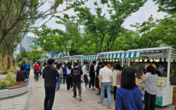 산청군, 서울광장 ‘서로장터’ 참가…우수 농특산물 판로 확대 나서