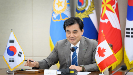 안규백, 캐나다 국방장관과 통화…“잠수함 사업 등 연대 희망”