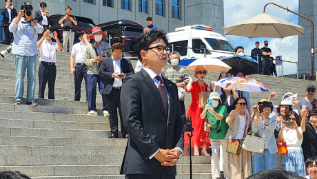 국회 첫 등원한 한동훈…“국민 먼저 생각하는 의정활동 할 것” [쿡 정치포토]