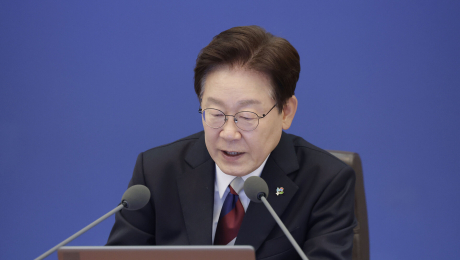 李 대통령 “주식평가 정상화, 연금 구조조정 고통 크기 줄여”