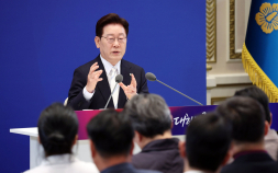 李대통령 “조작기소 의혹, 잘못됐으면 시정…투표용지 부족이 韓 한순간에 망가뜨려”