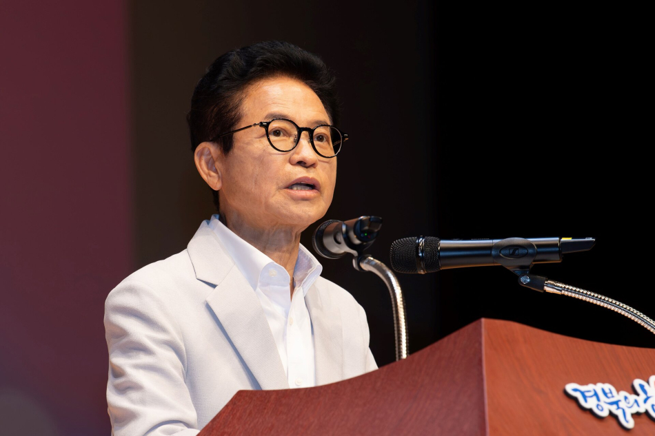 이철우 지사가 12일 ‘직원 만남의 날‘ 행사에서 인사말을 하고 있다. 경북도 제공.