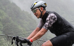 ‘설악그란폰도’ 성료…105km 빗속을 뚫고 힘찬 라이딩