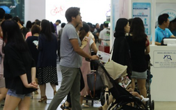 아빠 육아휴직, 공직사회서 첫 여성 추월…민간 확산은 여전히 과제