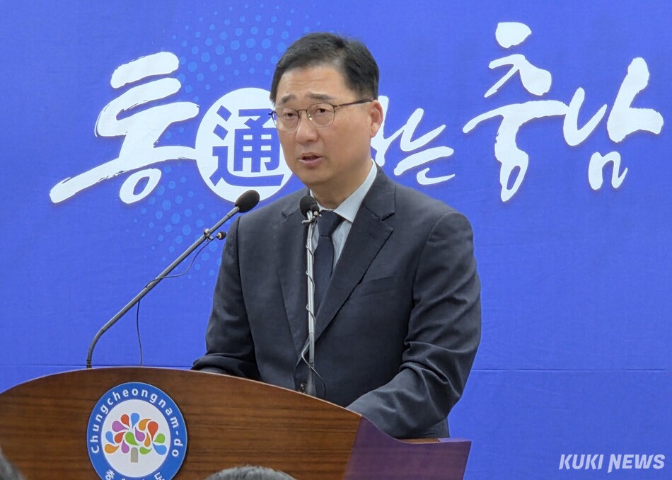 김선태 충남도지사 당선인 인수위원회 대변인이 29일 충남도청 프레스센터에서 정례 브리핑을 하고 있다. 사진=홍석원 기자