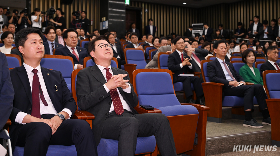장동혁 국민의힘 대표는 29일 서울 여의도 국회에서 열린 국민의힘 의원총회에 불참했다. 임은재 기자