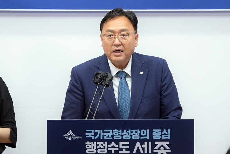 2일 세종시청 정음실에서 취임 첫 기자회견을 하는 조상호 세종시장. 세종시