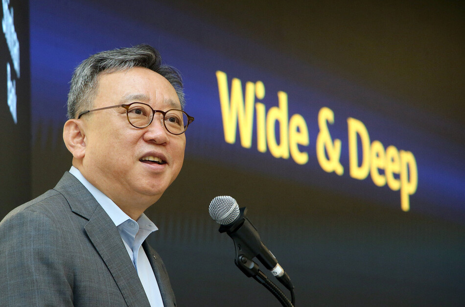 정상혁 신한은행장이 6일 경기도 용인시 기흥구 소재 신한은행 연수원에서 하반기 경영전략회의를 주재하고 있다. 신한은행 제공