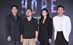 칸이 먼저 주목한 ‘호프‘…황정민·조인성·정호연 한자리에 [쿠키포토]