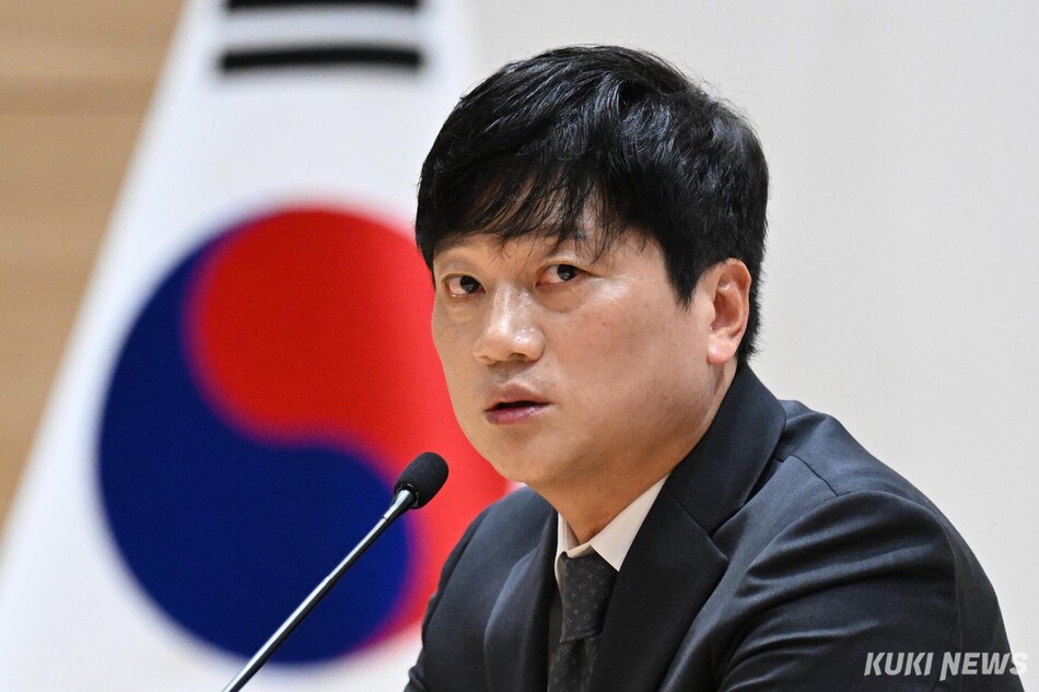 ‘위기의 한국 축구 진단과 대안’을 주제로 한 긴급 토론회에서 기조 발언을 하고 있는 박문성 축구 해설위원. 임은재 기자