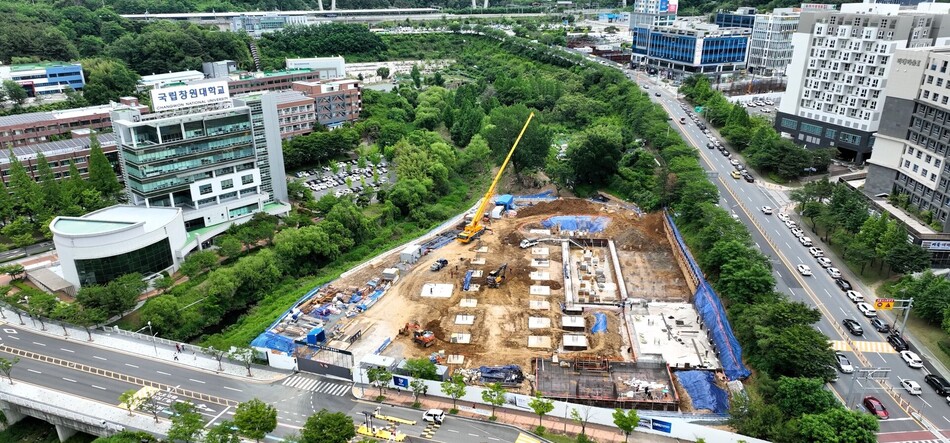 국립창원대 부지 내 LG전자 HVAC 연구센터 건립 공사가 이뤄지고 있다. 창원대 제공